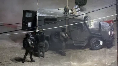 Photo of اقتحامات للجيش وتحطيم مركبات واعتداءات للمستوطنين بالضفة
