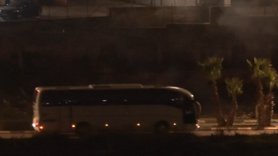 Photo of وصول الحافلات التي تقل الأسرى الفلسطينيين المفرج عنهم إلى بيتونيا