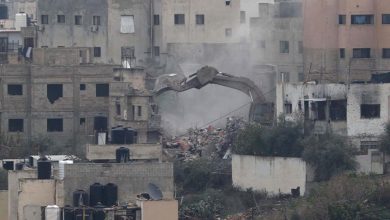 Photo of محافظ جنين: الجيش الإسرائيلي هدم 20 منزلا ومنشأة في المخيم