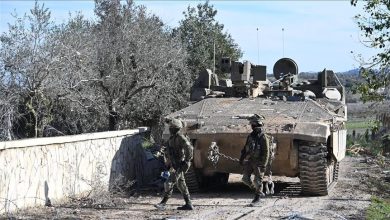 Photo of خروقات جديدة.. إسرائيل تفجر مزرعة وتحرق منازل بجنوب لبنان