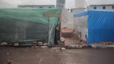 Photo of الأمطار الغزيرة والرياح العاتية تفاقم أزمة الفلسطينيين في غزة