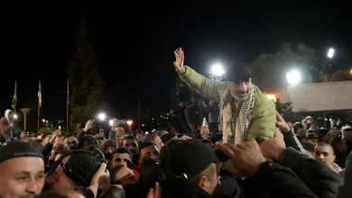 Photo of الاحتلال يعلّق الإفراج عن 46 أسيرا فلسطينيا