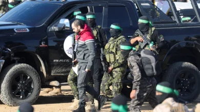 Photo of الدفعة الخامسة من الصفقة: ترقب وقلق إسرائيلي خوفا من عدم تقديم حماس قائمة المحتجزين المقرر إطلاق سراحهم غدا