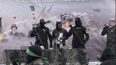 Photo of يظهر لأول مرة بعد 10 سنوات… من هو الأسير أفيرا منغيستو؟