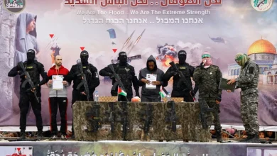 Photo of الدفعة السابعة من الصفقة: القسام تسلّم 6 أسرى إسرائيليين في غزة