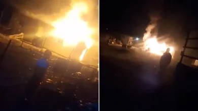 Photo of الضفة الغربية: مستوطنون يحرقون مسجدًا شمال غرب أريحا