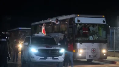 Photo of 10 آلاف عام بسجون إسرائيل: أكثر من 1770 أسيرًا فلسطينيًا يتنسمون حريتهم في المرحلة الأولى من الصفقة