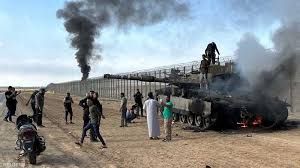 Photo of إعلام عبري يقول إن 79 أسيرا إسرائيليا لا يزالون بغزة