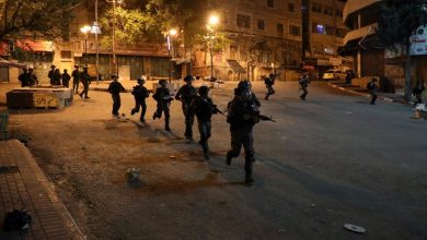 Photo of الضفة الغربية: مواجهات في مناطق مختلفة واستهداف لقوات الاحتلال المتوغلة بنابلس