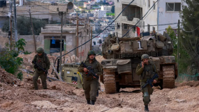 Photo of الاحتلال يفجر منزلا بقلقيلية ويعتقل 30 فلسطينيا من الضفة