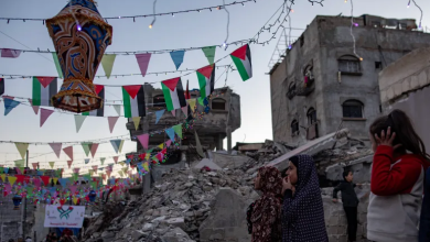 Photo of شهيد في غزة وإغلاق المعابر ينذر بكارثة إنسانية