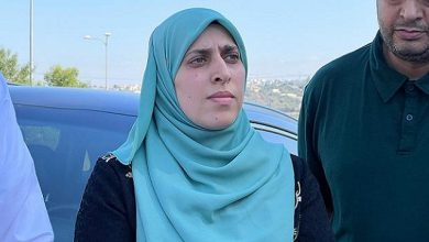 Photo of وزارة الصحة تسحب رخصة مزاولة المهنة للأسيرة آية خطيب