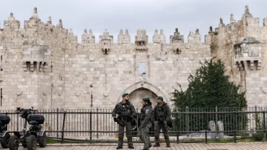 Photo of مستوطنون يقتحمون باحات المسجد الأقصى