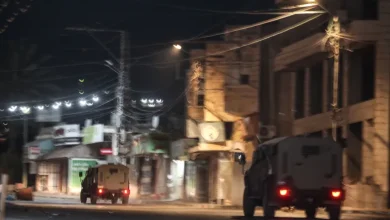 Photo of الاحتلال يحرق منازل في جنين وطولكرم ويواصل الاعتقالات بالضفة