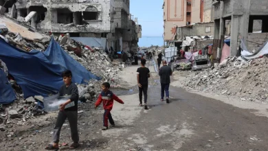 Photo of شهداء بقصف إسرائيلي على غزة والاحتلال يحاصر عشرات الآلاف جنوب القطاع