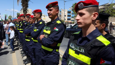 Photo of الأمن الأردني يمنع متظاهرين من الوصول لمحيط السفارة الإسرائيلية