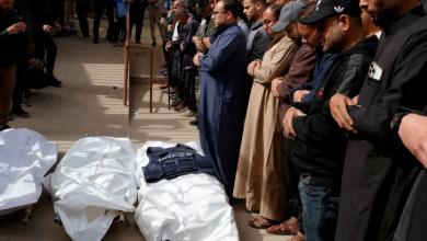 Photo of إسرائيل تكثف غاراتها على غزة وتقصف المسجد الإندونيسي