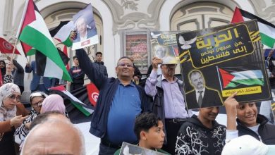 Photo of تونس.. مئات المواطنين يتظاهرون تضامنا مع الشعب الفلسطيني