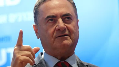 Photo of وزير الدفاع الإسرائيلي: القتال في غزة له “ثمن باهظ”