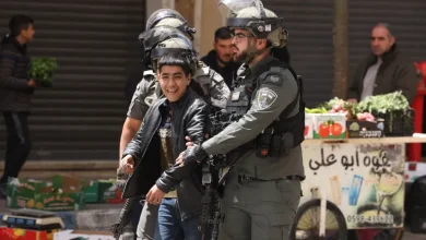 Photo of العدوان على الضفة: الاحتلال يقتحم قرى في بيت لحم والخليل ويعتقل العشرات