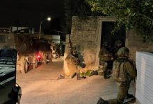 Photo of 24 معتقلاً في حملة دهم إسرائيلية واسعة طالت مدناً وبلدات بالضفة الغربية