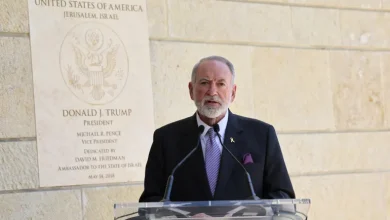 Photo of السفير الأميركي بإسرائيل: ندعم تهجير الفلسطينيين من غزة
