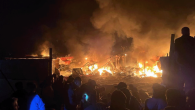Photo of الحرب على غزة: غارات إسرائيلية تستهدف خيام النازحين والجوع يفتك بالمسنين