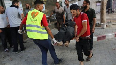 Photo of الحرب على غزة.. جيش الاحتلال يشنّ غارات عنيفة وينسف منازل