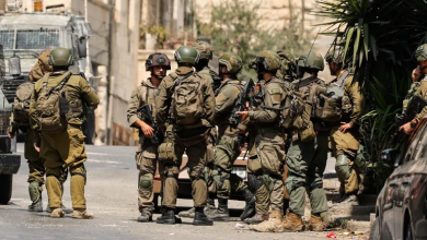 Photo of الاحتلال يعتقل أسيرا محررا ويوسع اقتحاماته بالضفة والقدس