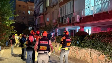 Photo of رشقات صاروخية متبادلة ومئات القتلى في غارات على طهران