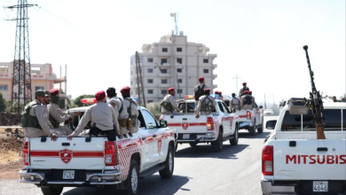 Photo of تجدد الاشتباكات بالسويداء وإسرائيل تقصف مواقع للحكومة السورية وتتوعد بالمزيد