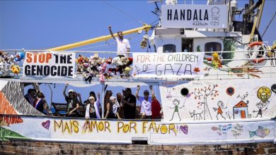 Photo of ناشط من “حنظلة” يتعرض لعنف قوات إسرائيلية أثناء احتجازه