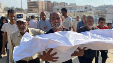 Photo of الاحتلال يرتكب مجازر شمال النصيرات ويستهدف المجوّعين (شاهد)