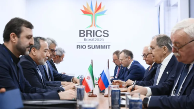 Photo of لافروف يلتقي عراقجي ويجدد عرض موسكو المساعدة بحل الملف النووي