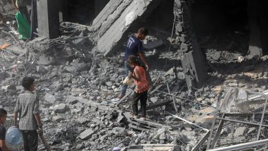 Photo of غزة.. شهداء من منتظري المساعدات ونسف منازل سكنية