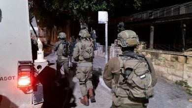 Photo of حملة اعتقالات واقتحامات واسعة بالضفة: هدم منزل شهيد في جنين ومواجهات بمخيم الفارعة