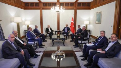 Photo of حماس تدرس مقترحًا جديدًا لصفقة التبادل ووقف إطلاق النار وتعلن قرب الرد الرسمي