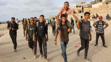 Photo of شهداء بنيران الاحتلال قرب 3 مراكز مساعدات في غزة