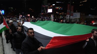 Photo of مسيرة ضد إسرائيل بإسطنبول: “لا خبز بغزة ولا خجل في العالم”