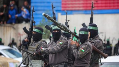 Photo of ويتكوف يؤكد لعائلات الأسرى استعداد حماس لنزع سلاحها والحركة تنفي
