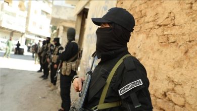 Photo of سوريا.. القبض على “مجرم حرب” من النظام المخلوع في حماة