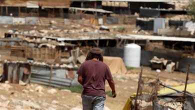 Photo of مستوطنون يقيمون 3 بؤر استيطانية جديدة جنوبي الضفة