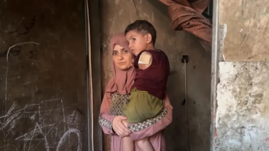 Photo of صاروخ إسرائيلي يحرم أحمد من ذراعه ويقلب حياته رأسا على عقب (شاهد)