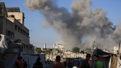 Photo of شهداء باستهداف الاحتلال خيام النازحين و10 وفيات بالتجويع في غزة