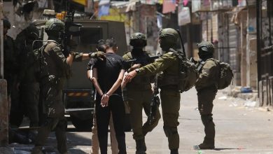 Photo of الضفة..  الاحتلال يعتقل 14 فلسطينيا في اقتحامات متفرقة
