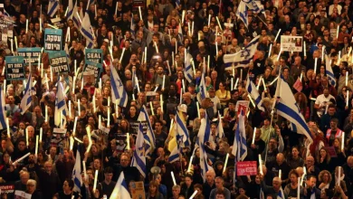 Photo of مظاهرات أمام منازل 4 وزراء إسرائيليين للمطالبة بصفقة أسرى