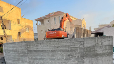 Photo of الشرطة الإسرائيلية تهدم منزلًا قيد البناء في أم الفحم