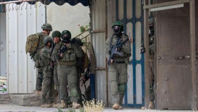 Photo of قوات الاحتلال الإسرائيلي تشن حملة اعتقالات ومداهمات في الضفة