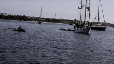 Photo of 12 انفجارا تستهدف 9 سفن بأسطول الصمود العالمي