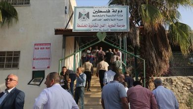 Photo of الأزمة المالية الفلسطينية.. افتعلتها إسرائيل وتهدد بانهيار التعليم
